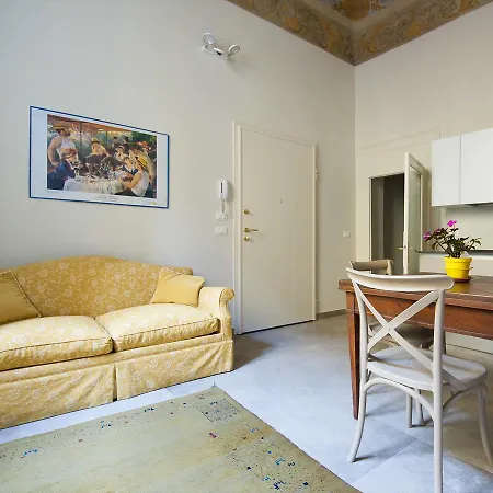 Apartment 4 Muses House *